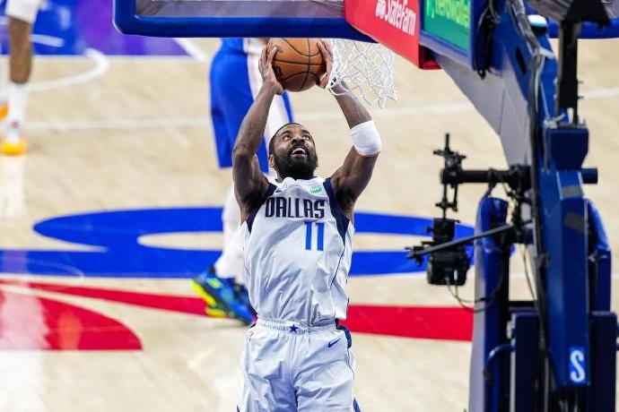 欧文跳出球员选项，3 年 1.19 亿美元续约独行侠